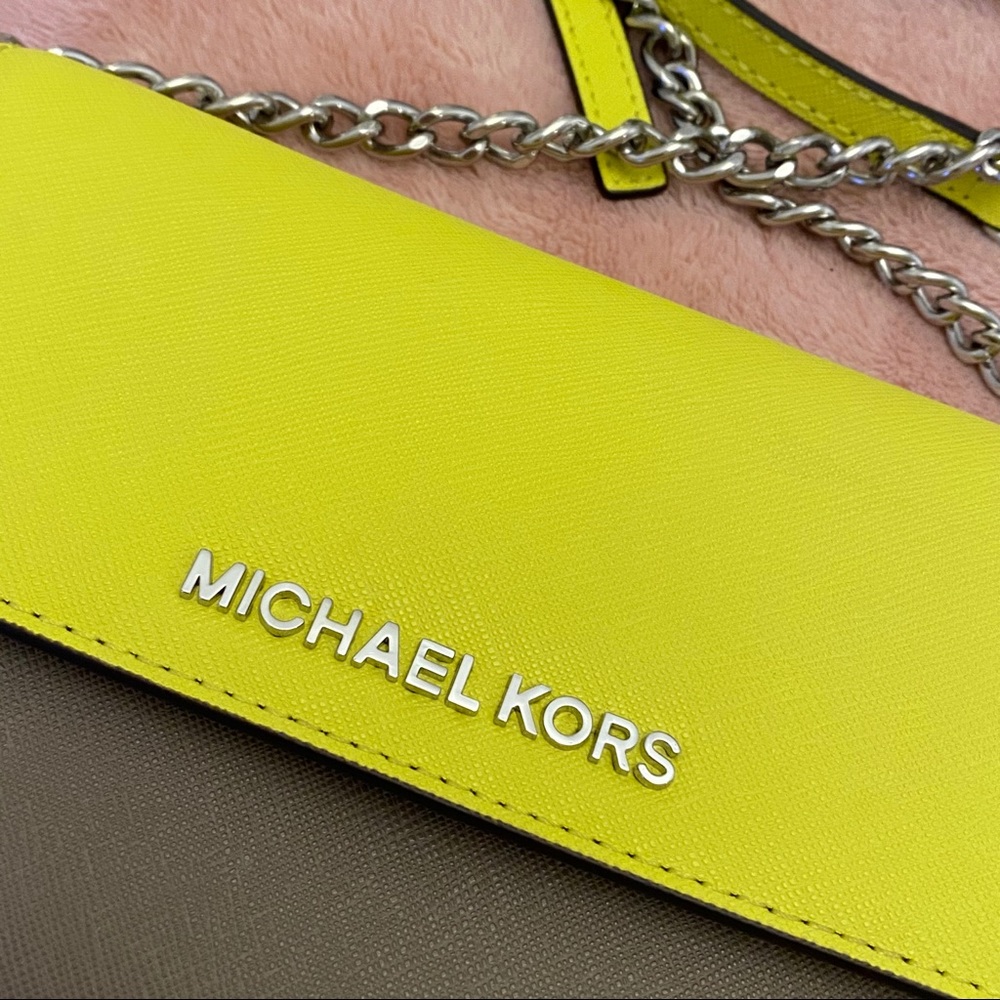 Michael Kors Jet Set Small Saffiano Crossbody